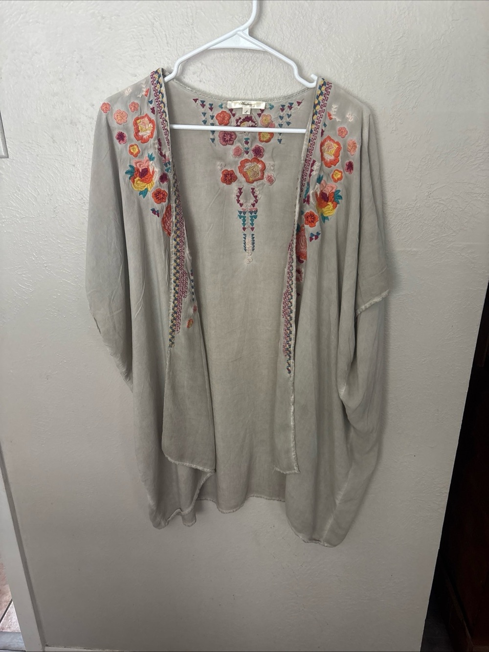 ANDREE BY UNIT Beige Open-Front Embroidered Kimono